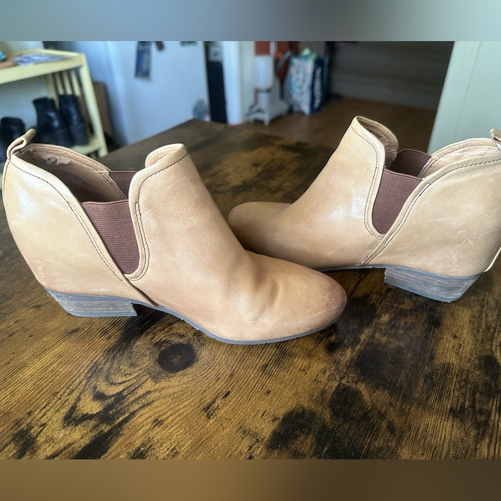 Naya Leather Ankle Boots